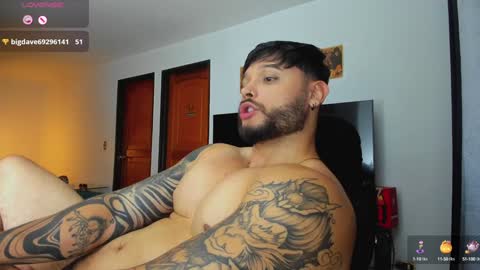 Snapshot of johatsu chatting on December 3, 1:41 am King - online show from December 3, 1:41 am