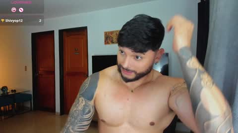 Snapshot of johatsu chatting on December 8, 11:51 pm King - online show from December 8, 11:51 pm