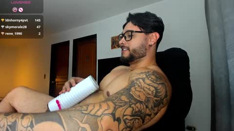 Snapshot of johatsu chatting on January 3, 1:16 am King - online show from January 3, 1:16 am