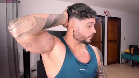 Snapshot of johatsu chatting on February 2, 11:21 pm King - online show from February 2, 11:21 pm