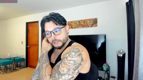 Snapshot of johatsu chatting on February 3, 2:13 pm King - online show from February 3, 2:13 pm