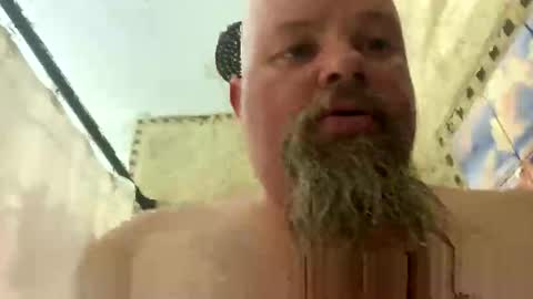 Snapshot of john40a chatting on February 21, 2:39 am John online show from February 21, 2:39 am