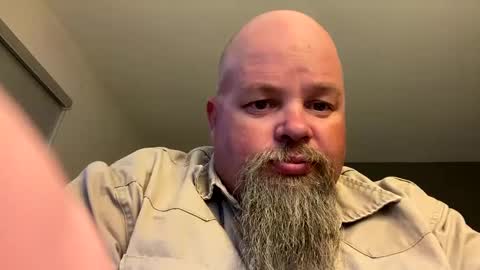 Snapshot of john40a chatting on March 11, 1:16 am John online show from March 11, 1:16 am