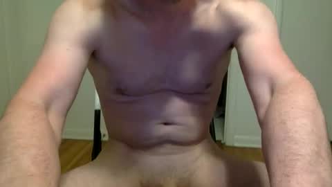 Snapshot of john493847672 chatting on March 17, 3:33 am john493847672 online show from March 17, 3:33 am