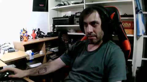 Snapshot of john566112 chatting on November 2, 6:27 am john online show from November 2, 6:27 am