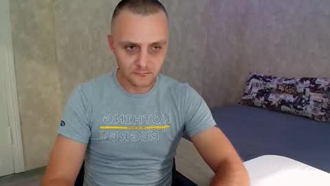 Snapshot of john_3019 chatting on October 26, 9:42 pm John online show from October 26, 9:42 pm