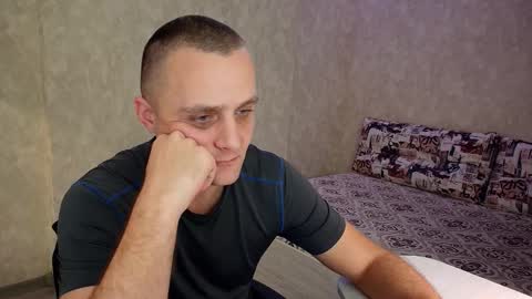 Snapshot of john_3019 chatting on November 24, 8:19 pm John online show from November 24, 8:19 pm