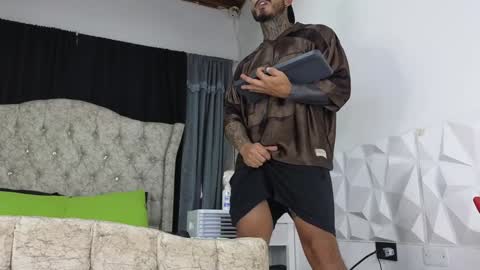 John  online show from February 5, 1:54 pm