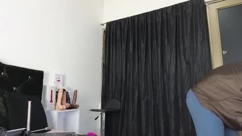 John  online show from February 15, 11:06 am