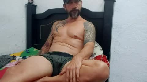 Snapshot of john_balthor chatting on January 29, 10:22 pm online show from January 29, 10:22 pm