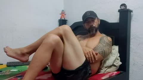 Snapshot of john_balthor chatting on February 10, 11:55 pm online show from February 10, 11:55 pm