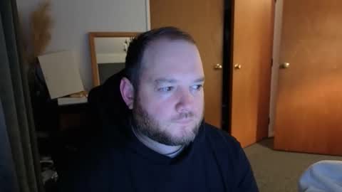 john_bear1 online show from April 12, 6:40 am