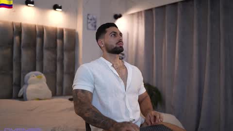 john online show from November 4, 11:59 pm