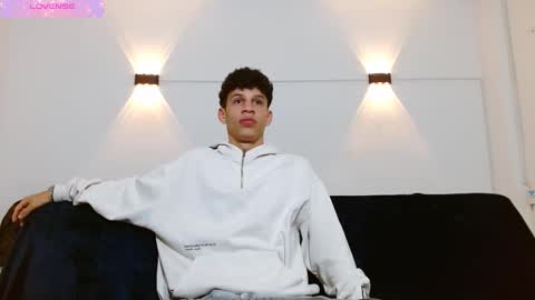 john_ssnow29 online show from October 7, 2:53 am