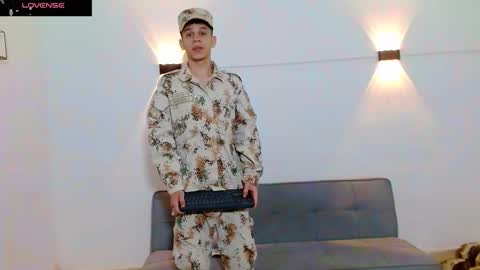 john_ssnow29 online show from December 1, 12:32 pm