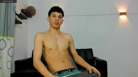 john_ssnow29 online show from April 27, 9:51 am