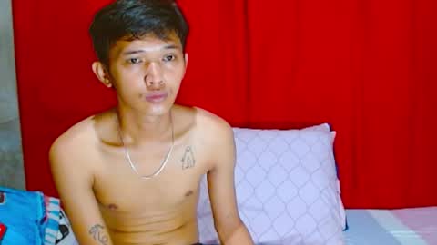 Snapshot of john_zacharyxx chatting on May 17, 11:17 am JohnXxx online show from May 17, 11:17 am