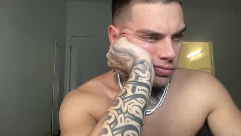 Snapshot of johnafterdark chatting on September 19, 6:15 am JAXX online show from September 19, 6:15 am