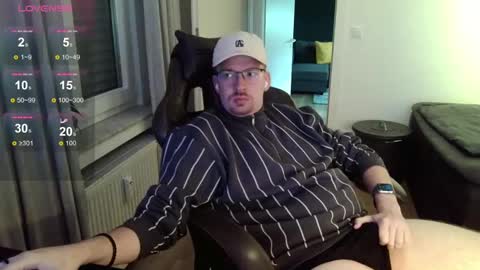 Snapshot of johndor22 chatting on December 1, 7:25 pm Jones online show from December 1, 7:25 pm