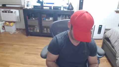 Snapshot of johnmichael69926687 chatting on October 29, 2:47 am ItalianStallion69 online show from October 29, 2:47 am