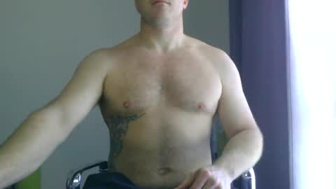 Snapshot of johnny61600 chatting on July 14, 4:39 am Lovenitwet69 online show from July 14, 4:39 am