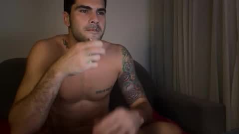 Snapshot of johnny__b0y chatting on April 6, 3:26 am Johnny b0y online show from April 6, 3:26 am