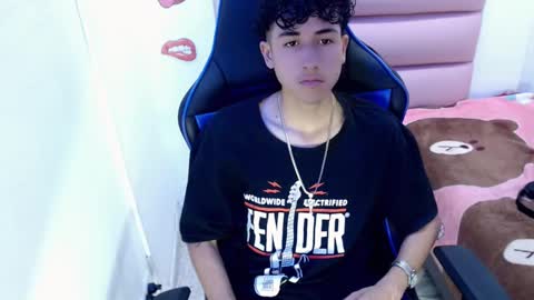 johnny_cagee online show from December 2, 4:09 am