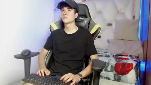 johnny_cagee online show from September 28, 4:07 am