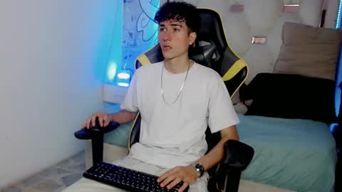 johnny_cagee online show from December 14, 4:07 am