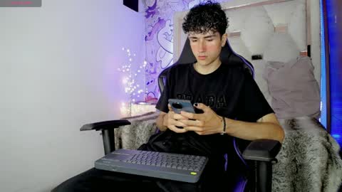 johnny_cagee online show from April 12, 3:55 am