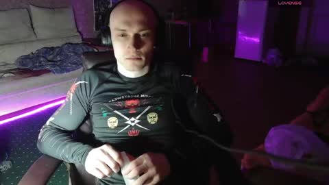 Johnny online show from April 21, 5:06 pm