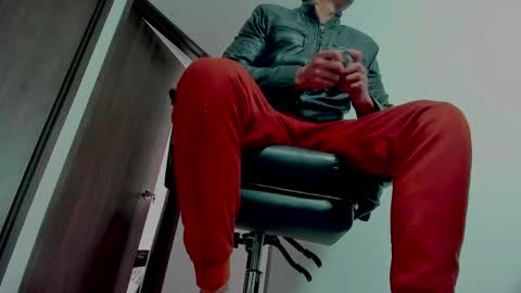 Johnny online show from April 6, 9:05 pm