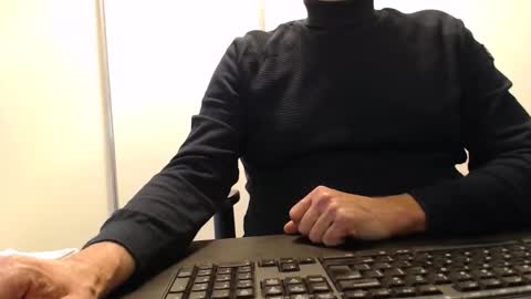 Snapshot of johnny_walker14 chatting on December 18, 3:29 pm johnny_walker14 online show from December 18, 3:29 pm