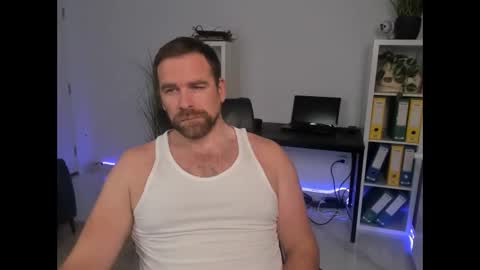 johnnydough82 online show from December 1, 9:25 am