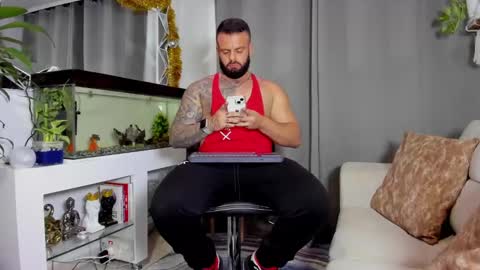 Snapshot of johnnygrayson_ chatting on December 23, 11:06 pm JOHNNY online show from December 23, 11:06 pm