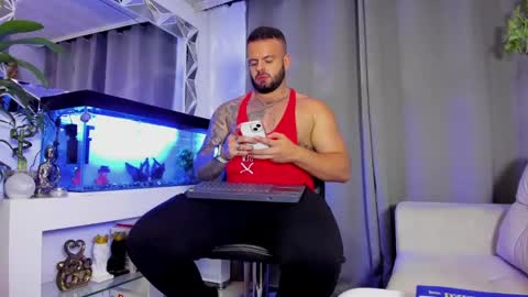 Snapshot of johnnygrayson_ chatting on January 4, 12:37 am JOHNNY online show from January 4, 12:37 am