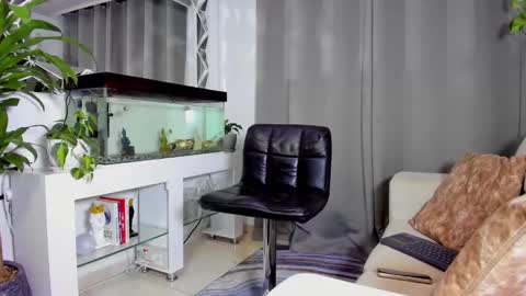 Snapshot of johnnygrayson_ chatting on January 19, 11:10 pm JOHNNY online show from January 19, 11:10 pm