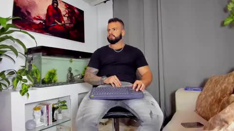 Snapshot of johnnygrayson_ chatting on February 6, 11:04 pm JOHNNY online show from February 6, 11:04 pm