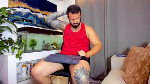 Snapshot of johnnygrayson_ chatting on February 23, 8:22 pm JOHNNY online show from February 23, 8:22 pm