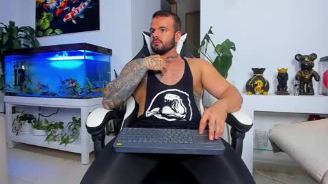 Snapshot of johnnygrayson_ chatting on October 1, 2:28 am JOHNNY online show from October 1, 2:28 am