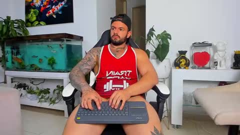 Snapshot of johnnygrayson_ chatting on October 4, 2:09 am JOHNNY online show from October 4, 2:09 am