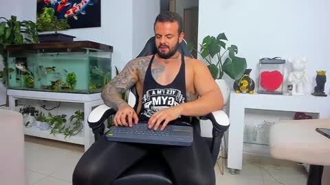 Snapshot of johnnygrayson_ chatting on October 7, 11:46 pm JOHNNY online show from October 7, 11:46 pm