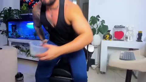 Snapshot of johnnygrayson_ chatting on October 9, 12:41 am JOHNNY online show from October 9, 12:41 am