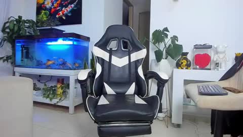 Snapshot of johnnygrayson_ chatting on October 13, 1:38 am JOHNNY online show from October 13, 1:38 am