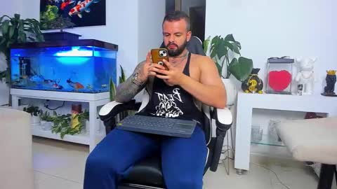 Snapshot of johnnygrayson_ chatting on October 16, 12:22 am JOHNNY online show from October 16, 12:22 am