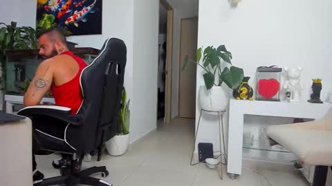 Snapshot of johnnygrayson_ chatting on October 17, 12:25 am JOHNNY online show from October 17, 12:25 am