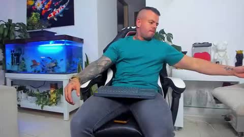 Snapshot of johnnygrayson_ chatting on October 26, 2:06 am JOHNNY online show from October 26, 2:06 am