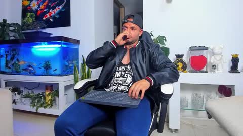 Snapshot of johnnygrayson_ chatting on October 28, 1:20 am JOHNNY online show from October 28, 1:20 am