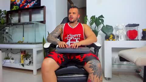 Snapshot of johnnygrayson_ chatting on November 2, 11:40 pm JOHNNY online show from November 2, 11:40 pm