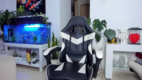 Snapshot of johnnygrayson_ chatting on November 4, 12:21 am JOHNNY online show from November 4, 12:21 am